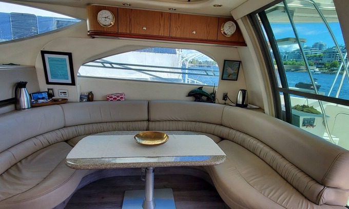 Central Boat Rental | Stay at 2 Bedrooms G Boat Vancouver Downtown Near BC Place with Bay View