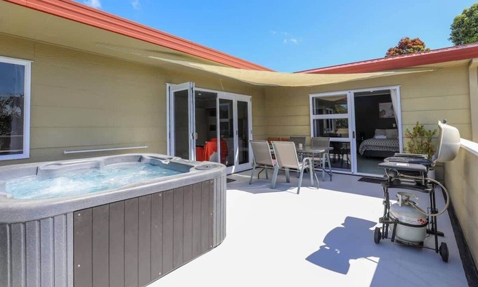 Lynmore House | Stay at 5A | Lynmore Location with Spa Pool