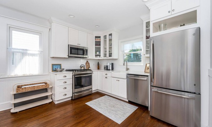Black Rock Historic District House | Stay at Seabright Beach