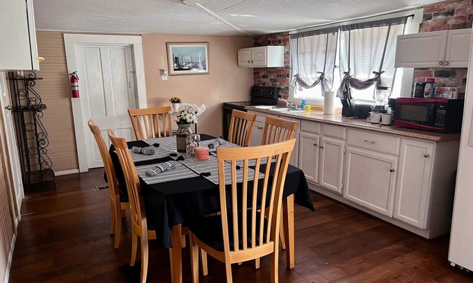 Ybor City House | Stay at this perfect home, just 5 minute drive to Ybor city