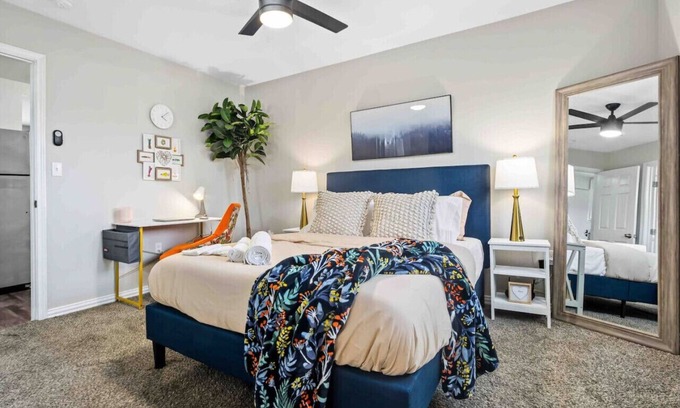 Central Arlington Apartment | Stay Close to the Action: Prime location 1BD Unit!