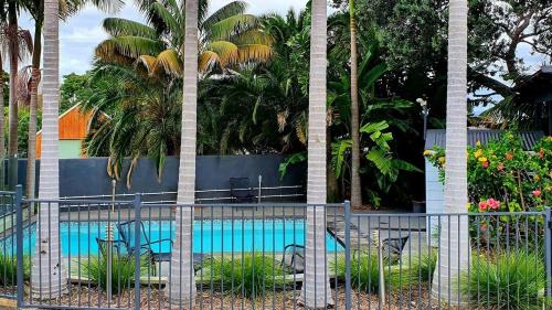 Russell Apartment | Stay n Play n Russell