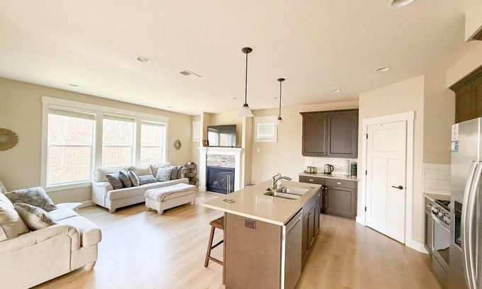 Ridgefield House | Stay Near Ilani Casino & Peaceful Walking Trails!