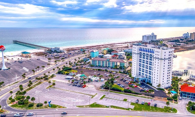 Pensacola Beach Condo | Stay near the sand & pier, 2-bedroom Pensacola Beach Condo