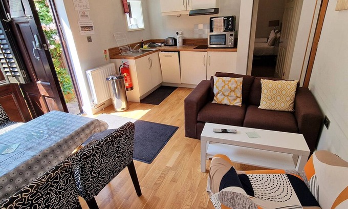 Norwich Cabin | Stay Norwich Apartments Courtyard Place