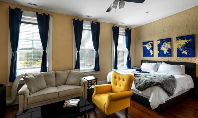 St. Charles Apartment | Stay on Main 319 N Main