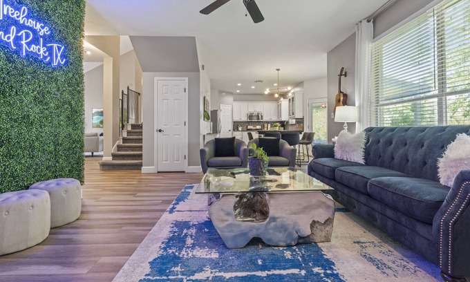 Round Rock House | Stay @ the TREEHOUSE! 4 bedroom+game room+huge backyard