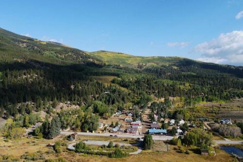 Twin Lakes House | Stay Twin Lakes Cabin 4