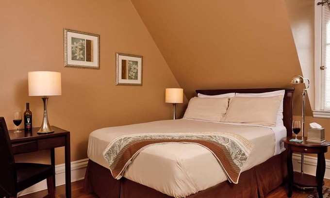 Central Business District Bed & Breakfast | Stay with us and you'll see why we are ranked #1 lodging in Kalamazoo, MI.