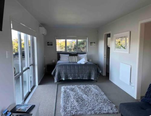 Raglan House | STAY WITH US RAGLAN - Studio