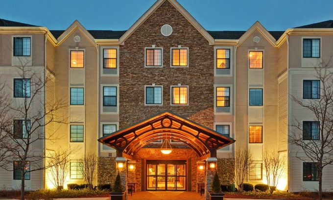 Glenview Hotel | Staybridge Suites Chicago - Glenview by IHG