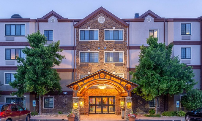 Davenport Hotel | Staybridge Suites Davenport by IHG