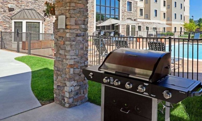 Denton Hotel | Staybridge Suites Denton by IHG