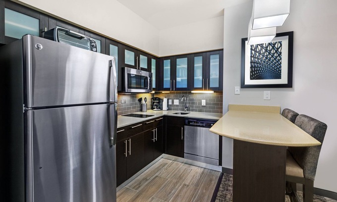 Humble Hotel | Staybridge Suites IAH Airport East by IHG