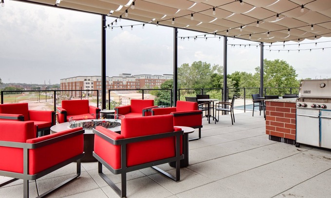 Iowa River Landing Hotel | Staybridge Suites Iowa City Coralville by IHG