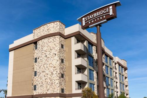 Las Vegas Hotel | Staybridge Suites Las Vegas - Stadium District