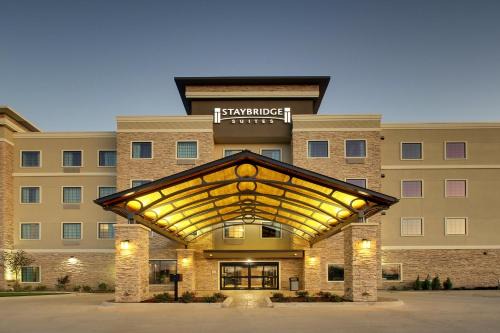 The Colony Hotel | Staybridge Suites Plano - The Colony by IHG