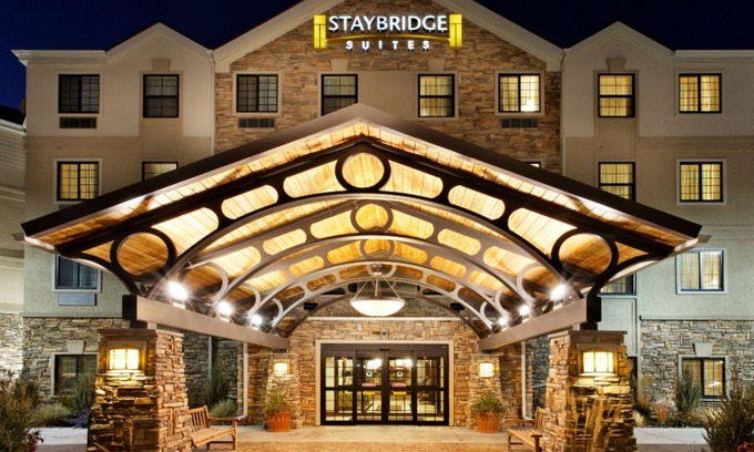 Rochester Hotel | Staybridge Suites Rochester - Commerce Dr NW by IHG