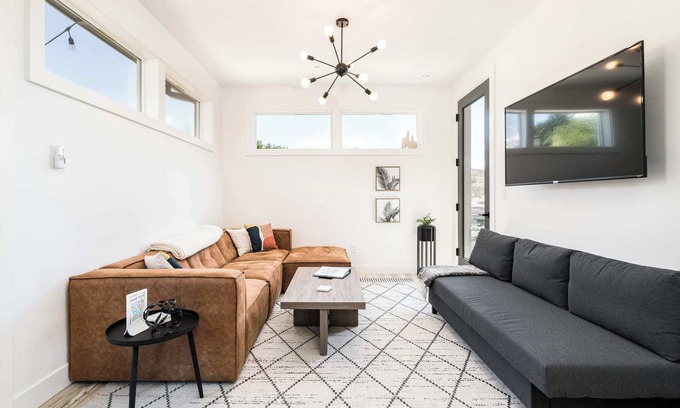Boise Apartment | #StayinMyDistrict NEBoise HOTTUB