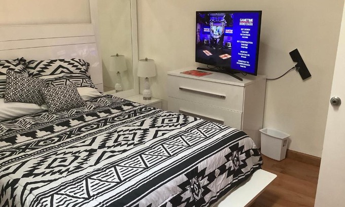 Poplar House | StaySimpler Loft District Cozy Private Master BDrm with Private Bath