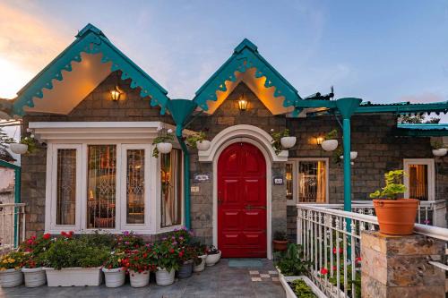 Nainital Villa | StayVista at Aloe Villa with Comp Breakfast, Indoor & Outdoor Games