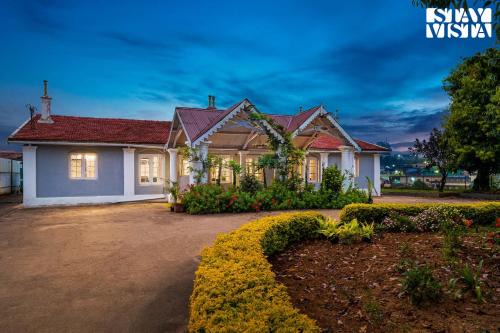 Kandal Villa | StayVista at The Alcove with Breakfast & BBQ Grill