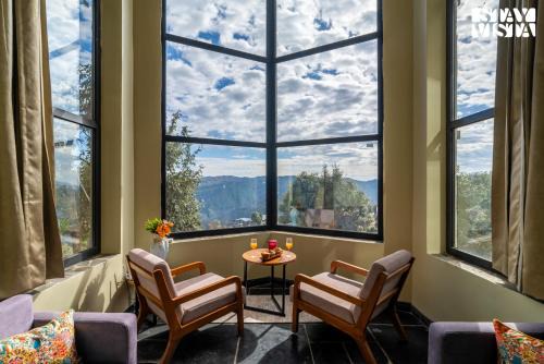 Mukteshwar Villa | StayVista at Villa Vienna with Lawn & Bonfire