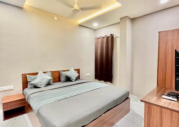 Rau Hotel | Stayzy Golden Glory
