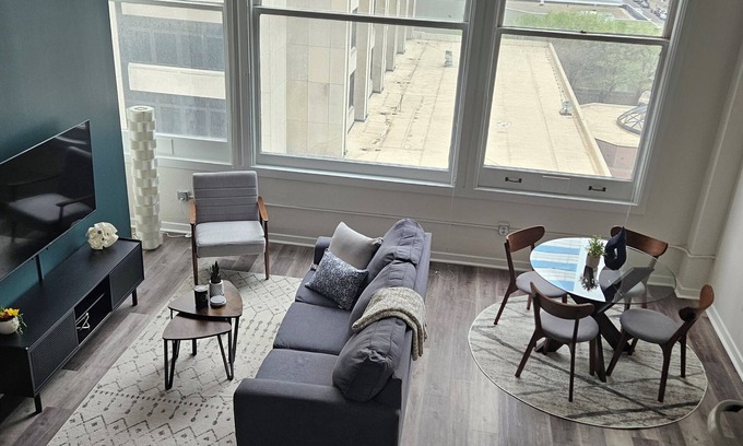 Mile Square Apartment | Ste 507 Heart of Downtown-Free Parking-Indoor Skywalk Access
