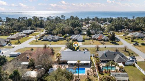Navarre House | Stealing Happy Hours