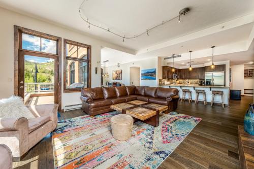 Downtown Steamboat Springs Apartment | Steamboat Springs Escape Free Bus to Resort!