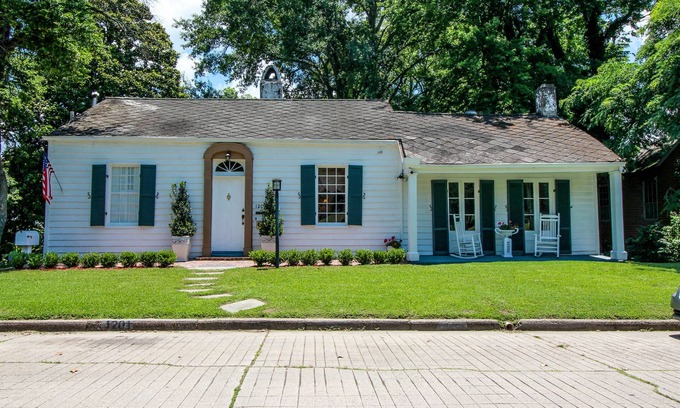 Vicksburg House | Steele Cottage