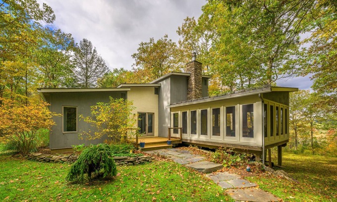 New Marlborough House | Steepletop Lodge: Nature Lover’s Paradise