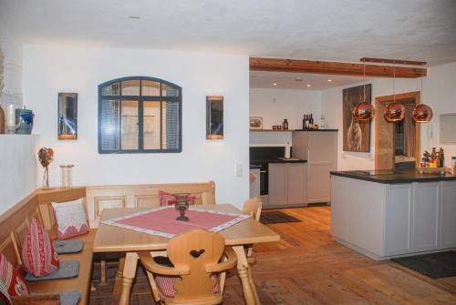 Steingaden Apartment | Steingaden-Urspring Ferienwohnung Bergzeit im Fuchsbau