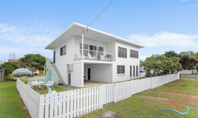 Brooms Head House | Stella- Beachfront Retreat