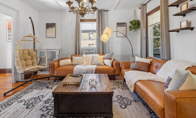 Norwich House | Stellar 4br/2ba - Views, Location & Comfort