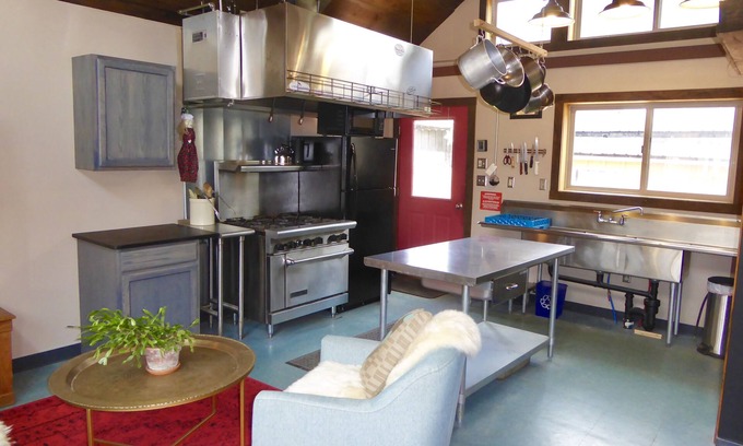 Silverton House | Stellar Cottage in Downtown Silverton