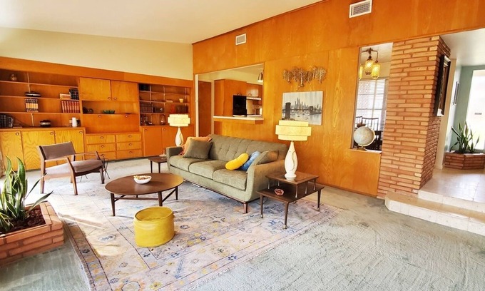 Shearer Hills - Ridgeview House | Step back in time! Grandma's MCM House is Super Cool!