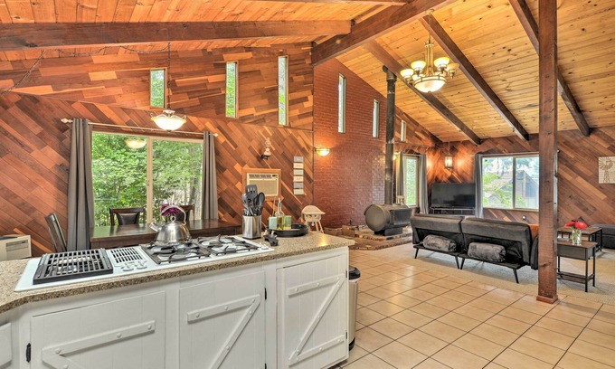 Salyer Cottage | Step-free Hawkins Bar Home Near Trinity River