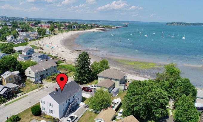Loveitts Field Apartment | Step right out to the beach! Amazing location 7 min to Portland. Unit 4