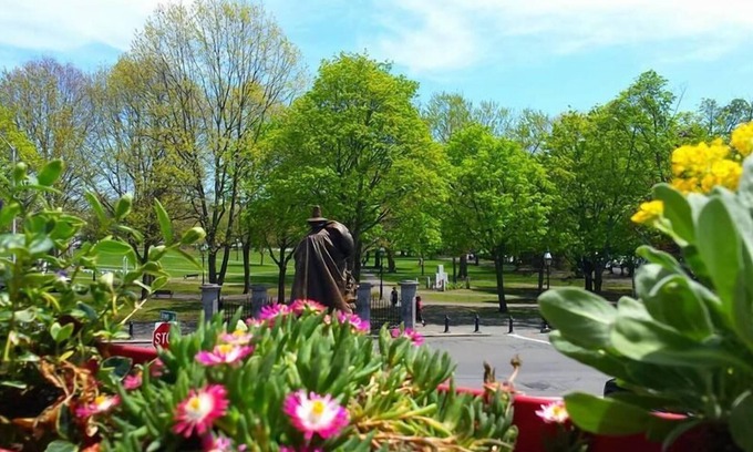 Salem Bed & Breakfast | Stepping Stone Inn