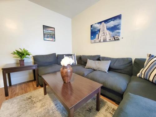 Bloomfield Apartment | Steps Away From Hospital - 2 Queen Bed - City View