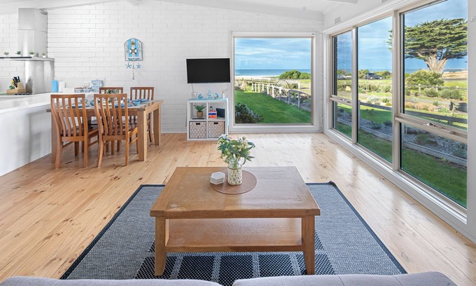 Apollo Bay House | Steps away from the beach, walking distance to major attractions