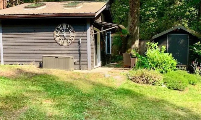 Bowen Island Cottage | Steps from Snug Cove beautiful cottage surrounded by parks and waterfall nearby