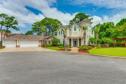 Navarre House | Steps to Bay Tranquil Navarre Retreat with Balcony