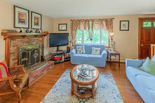 Barnstable County House | Steps to Beach and Main St Dog-Friendly Retreat!