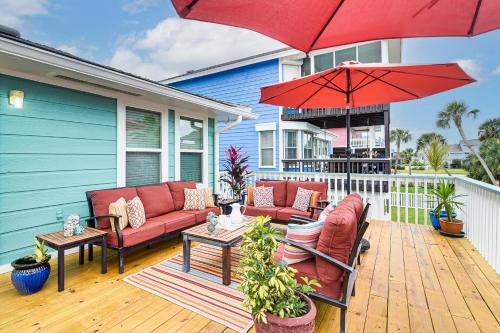 Pirates Beach House | Steps to Beach Home with Deck in Galveston!