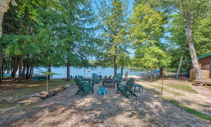 Levering Cabin | Steps to Beach: Lake Cabin Retreat in Levering!