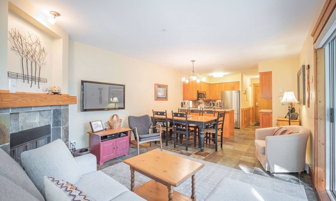 Upper Village Condo | Steps to Blackcomb | Free Parking | Hot tub