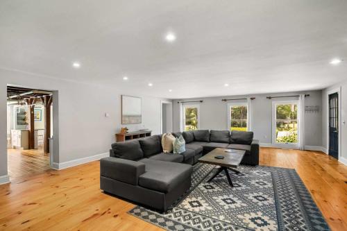 Dennis House | Steps to Dining Less than 1 mile to Bayside Beaches